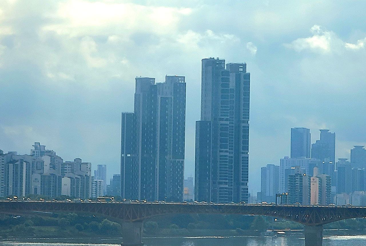 Rows of apartment buildings near the Seongsu area of Seoul, seen from above.